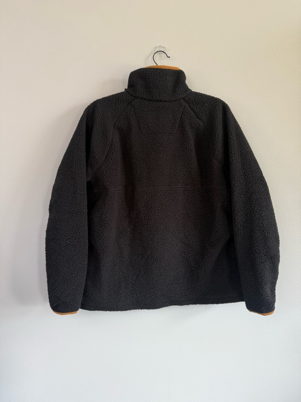 Carhartt Black Sherpa Jacket with Brown Trim - Picture 2 of 3